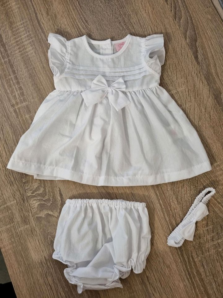 weißes Kleid/ Taufkleid Set für Babys in Wyhl