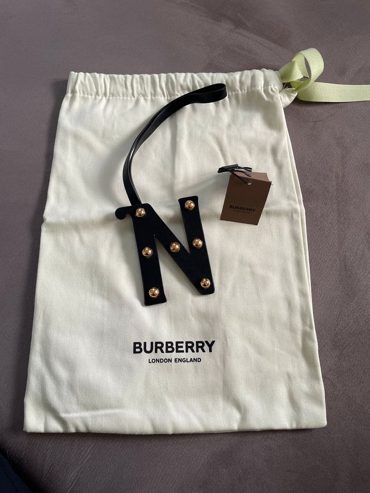 BURBERRY Taschenschmuck/Taschenanhänger„N“, neu in Fritzlar