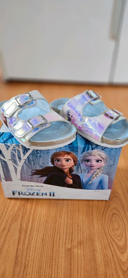 Schöne Disney Frozen Anna/Elsa Sandalen/Pantoletten/Glitzer Gr.27 in Radebeul