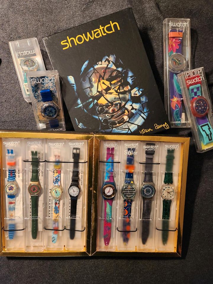 Swatch vintage Uhren Sammlung inkl. Sammlerbuch in Karlsruhe