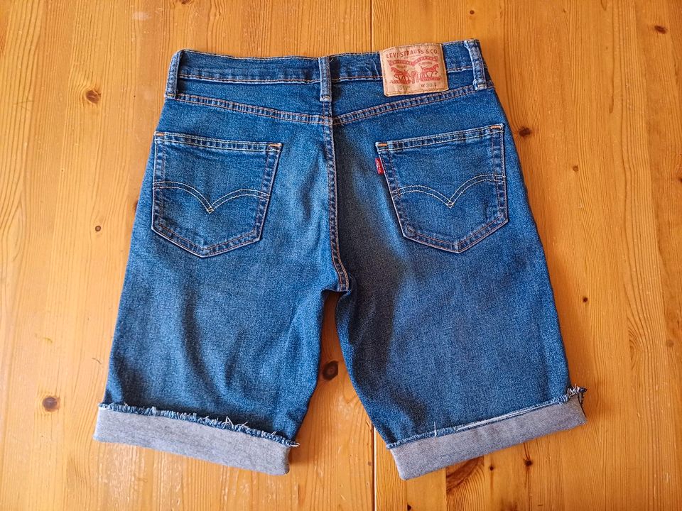 Levi's Shorts Jeans 511 blau W30 Stretch - Maße beachten in Wölfersheim