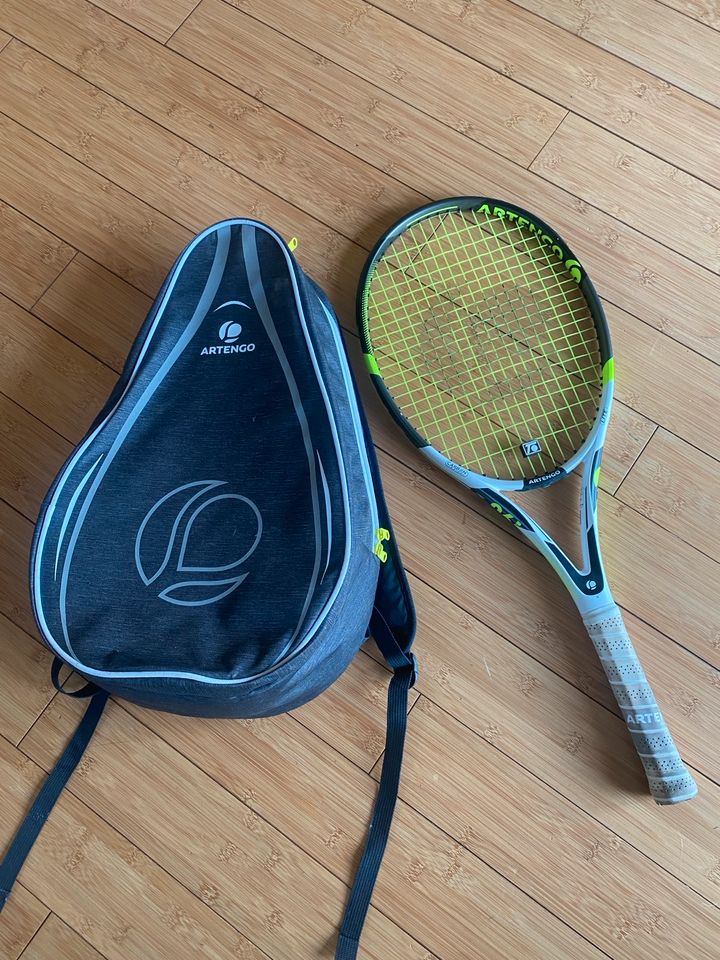 Artengo Tennisschläger inkl Tasche in Garbsen