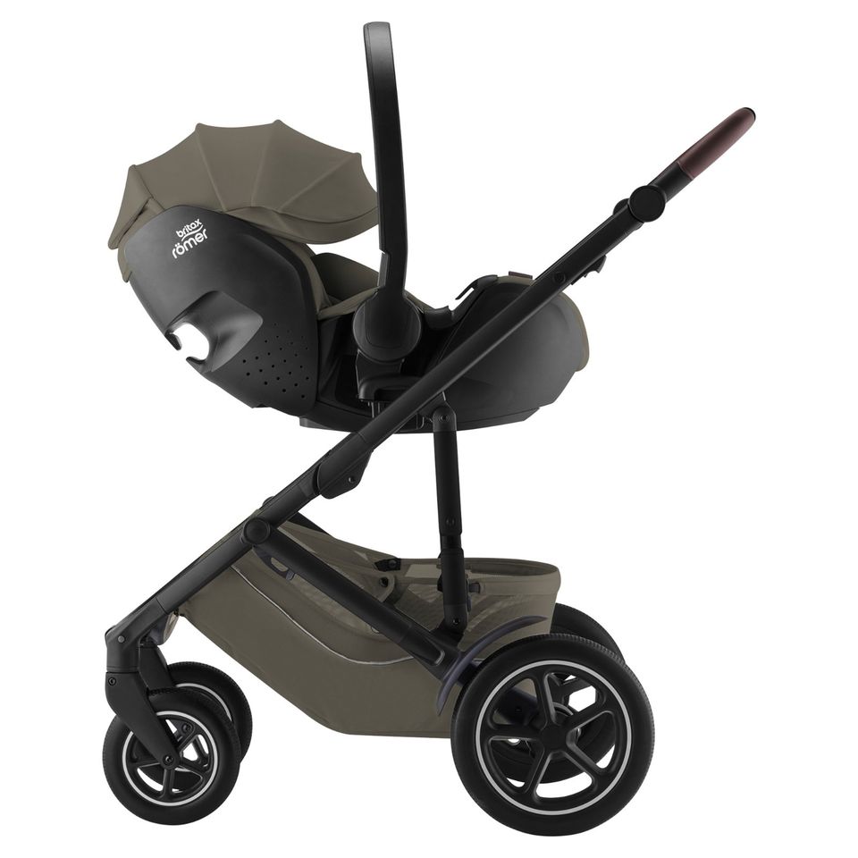 Britax Römer SMILE 5Z - 3in1 Kinderwagen-Set - Urban Olive LUX - inkl. Babywanne + Sportsitz + BABY-SAFE PRO + XXL-Zubehörpaket - NEU in Fulda