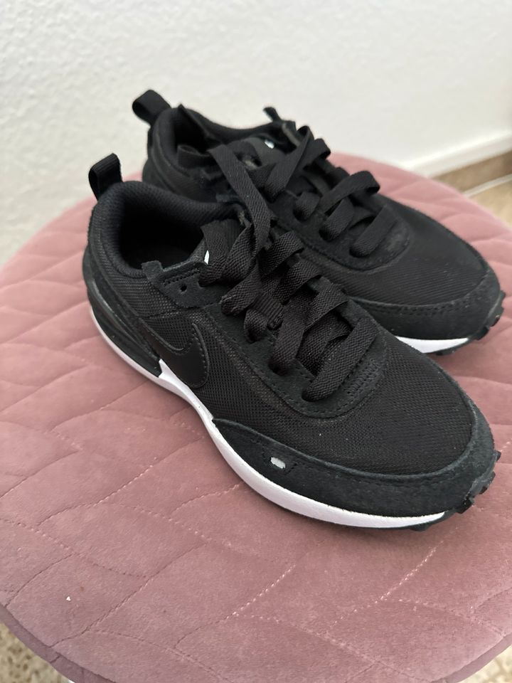 Nike kinderschuhe Größe 28 in Alzey