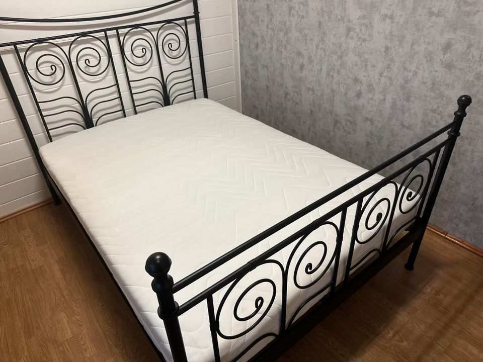 Bett 140x200 mit Matratze und Lattenrost. Gratis Lieferung in Leipzig