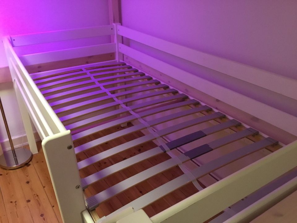 Kinderbett halbhoch weiß 90 x 200 in Hamburg