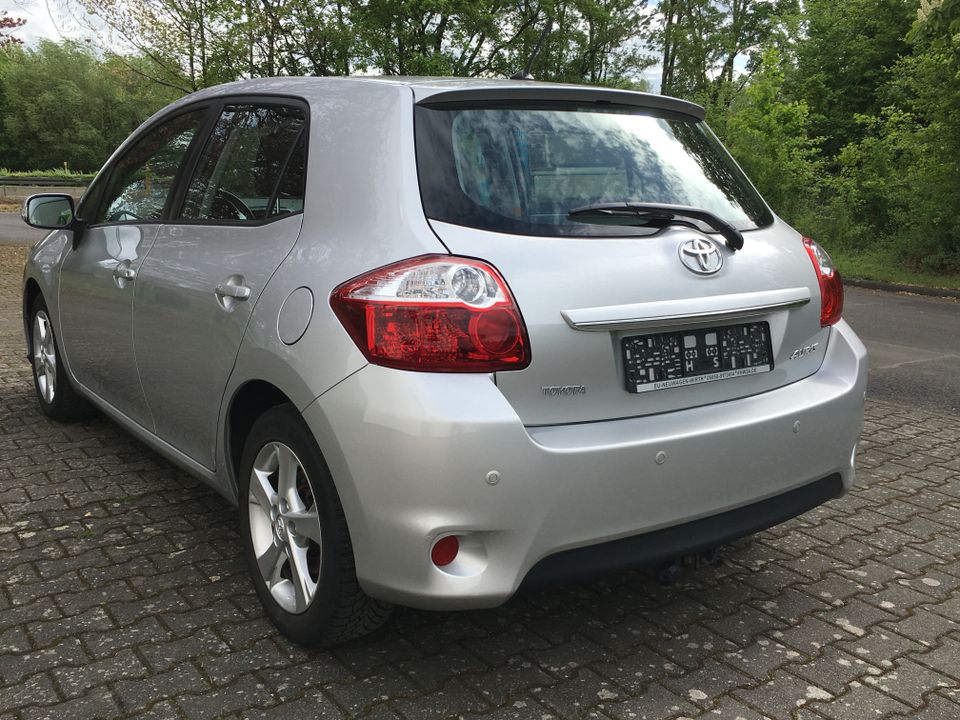 Toyota Auris 1.6 Edition*TÜV NEU*erst 94tkm*Anhängerkupplung in Gelnhausen