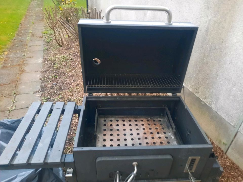 Kohlegrill mit Temperatur anzeige in Bochum