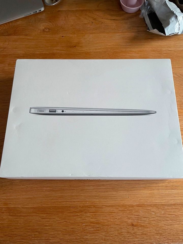 MacBook Air 2014 (13 Zoll) in Scharbeutz