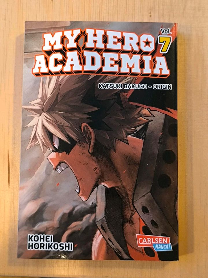My hero Academia Manga Band 1-10 + Charakter book in Stuttgart