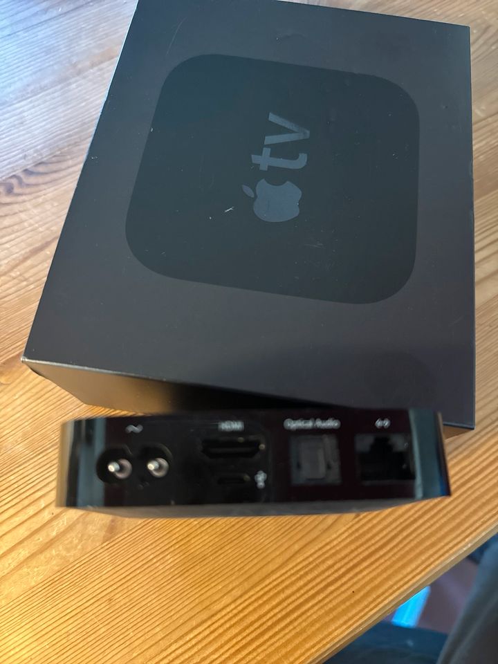 Apple TV 32 GB 2 Generation in Berlin