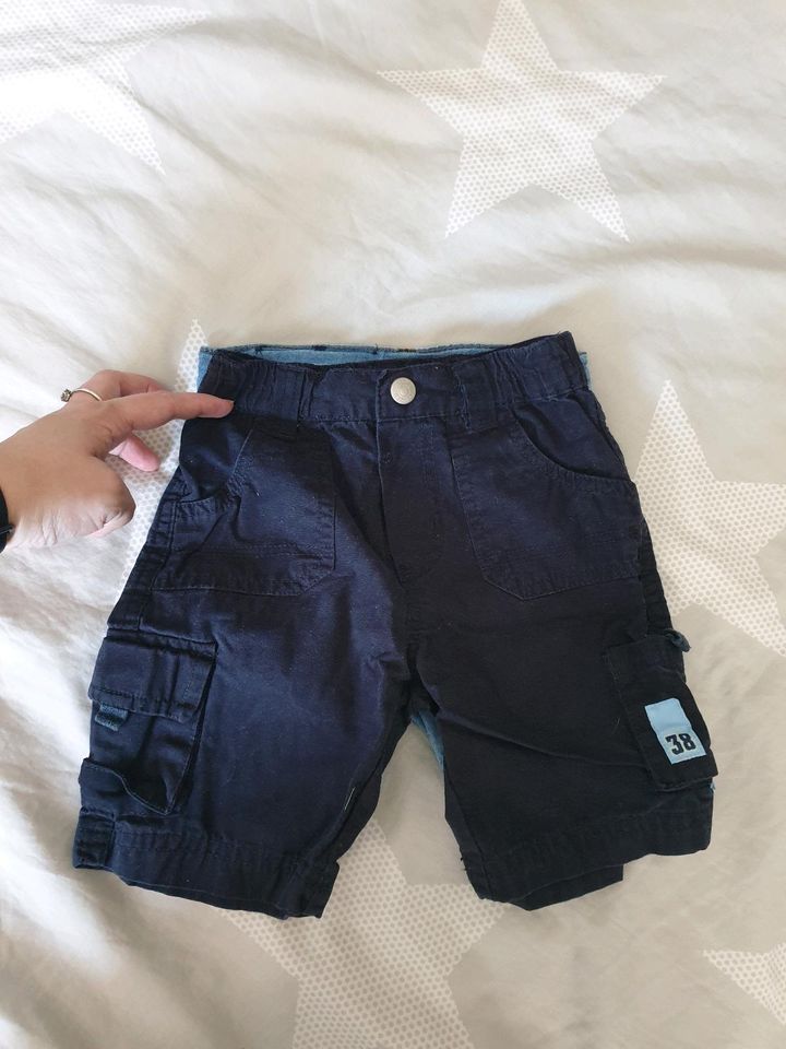 Kurze Hosen Shorts 74/80 in Berlin