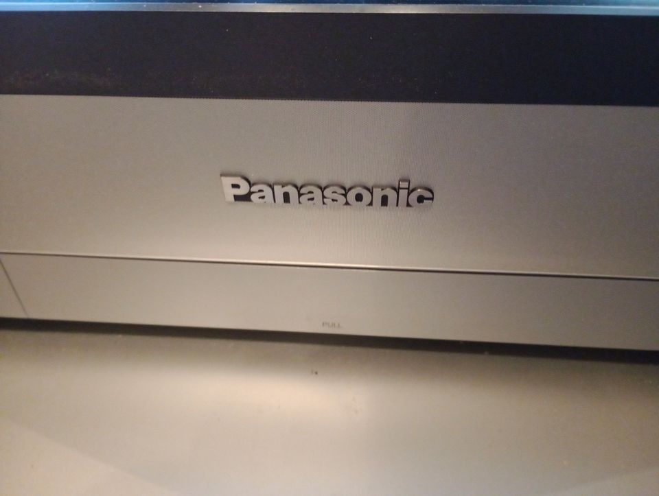 TV / 42'' Zoll Fernseher inkl. Receiver und HDMI-Kabel Panasonic in Leipzig