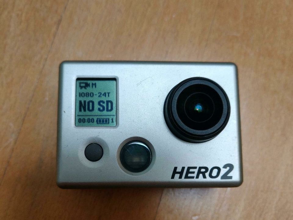 GoPro Hero 2 Actionkamera mit Zubehör in Taufkirchen