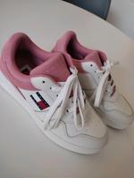Tommy Hilfiger Damen Sneaker gr 37... 3 mal getragen Sachsen-Anhalt - Halberstadt Vorschau