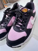 Rosa schwarz Nike Schuhe Hessen - Gelnhausen Vorschau