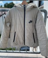 Nike Damen Jacke Gr.S sehr guter Zustand Bayern - Weibersbrunn Vorschau