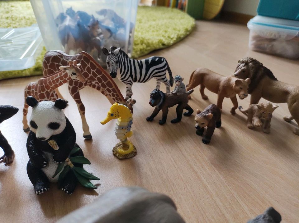 Schleich Tiere Zoo 14 Tiere Elefanten, Löwen, Schimpansen, Panda in München