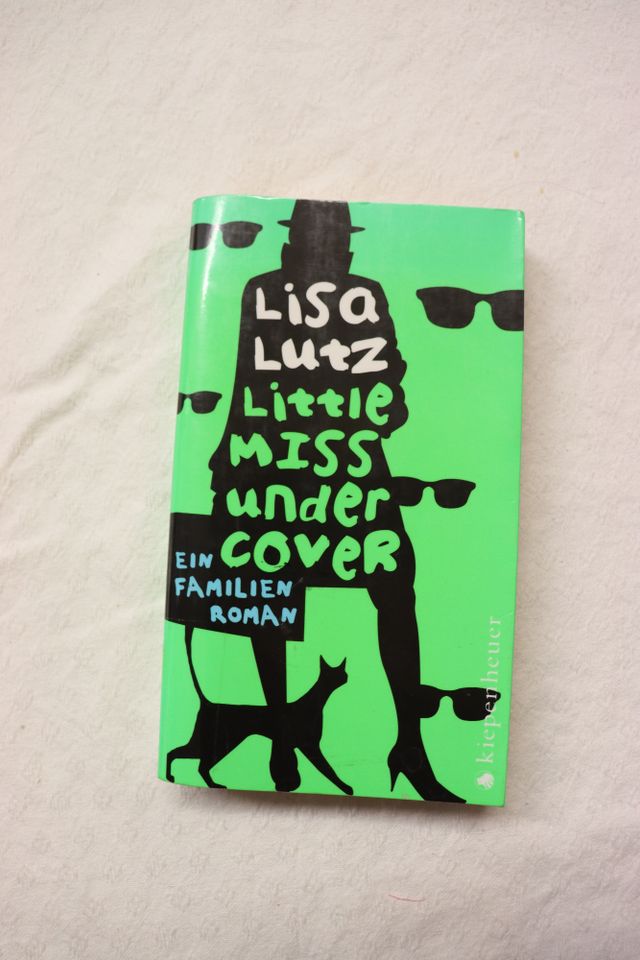 Buch von Lisa Lutz: Little Miss Undercover in Raunheim