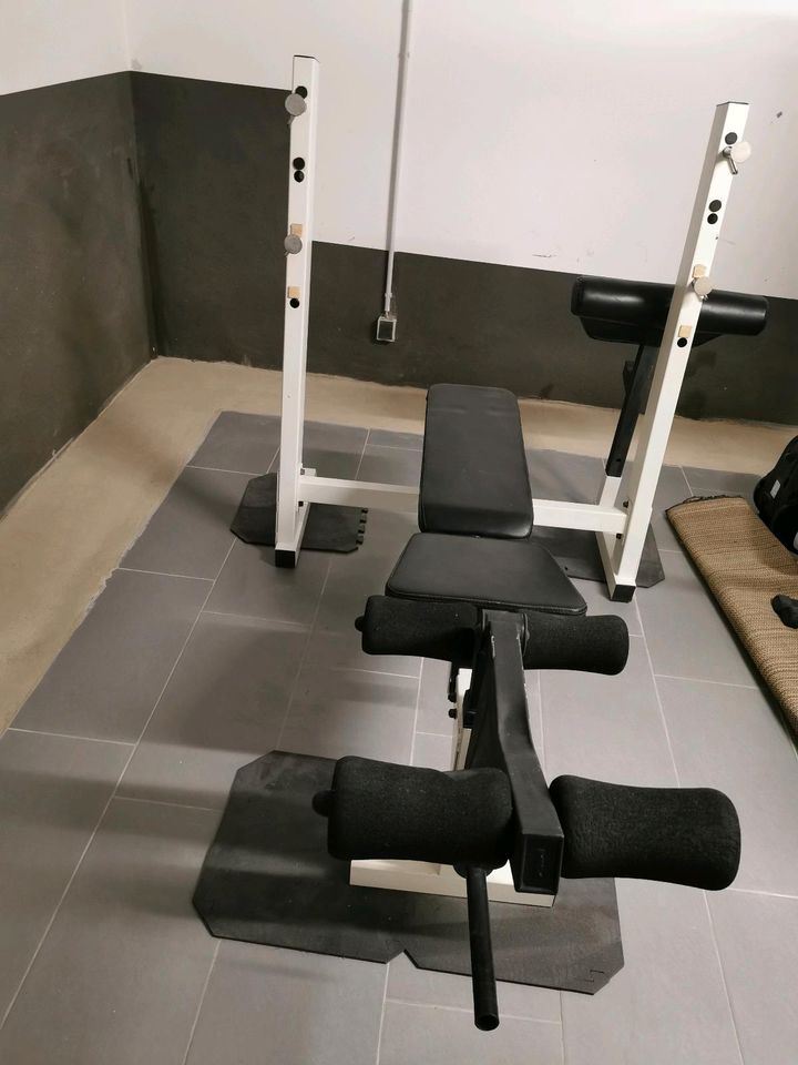 Hantelbank Fitnesstrainer Home Gym Langhantelanlage in Oberhausen