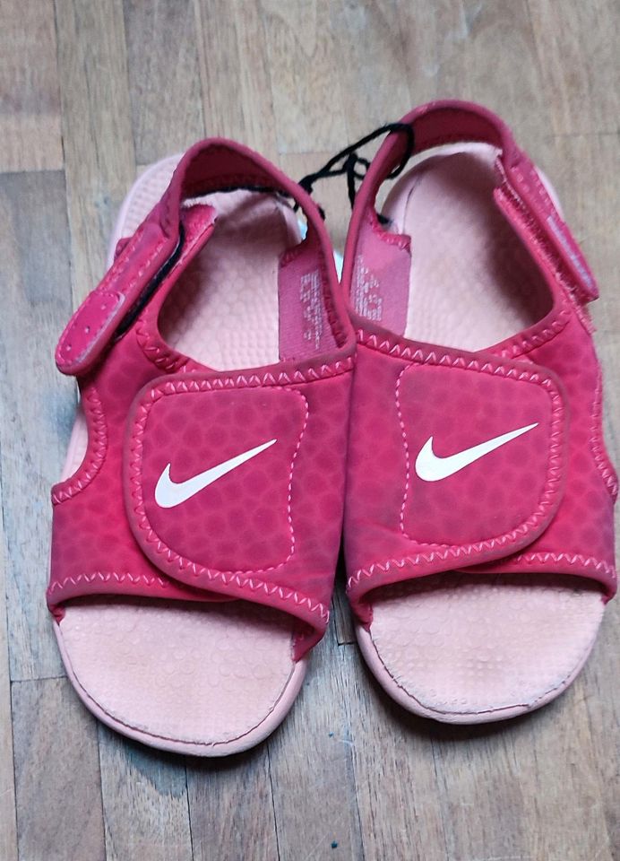 Nike Badesandalen in Waiblingen