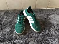 Adidas Sneaker grün Gr. 42 neuwertig unisex Brandenburg - Cottbus Vorschau