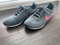 Nike Little Runner Damen Sneaker in grau/pink Gr.40,5 US 9 Bayern - Lohr (Main) Vorschau