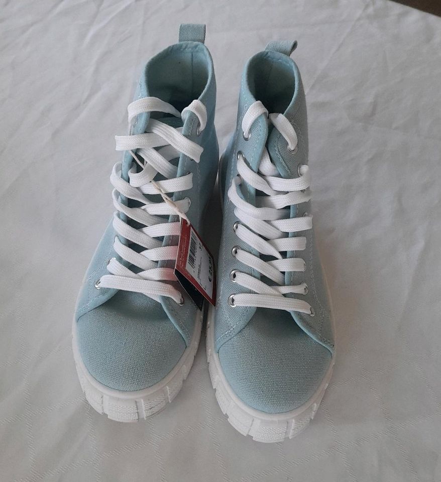 Stylische hellblaue knöchelhohe Sneaker **NEU! in Hessen - Hanau | eBay  Kleinanzeigen ist jetzt Kleinanzeigen