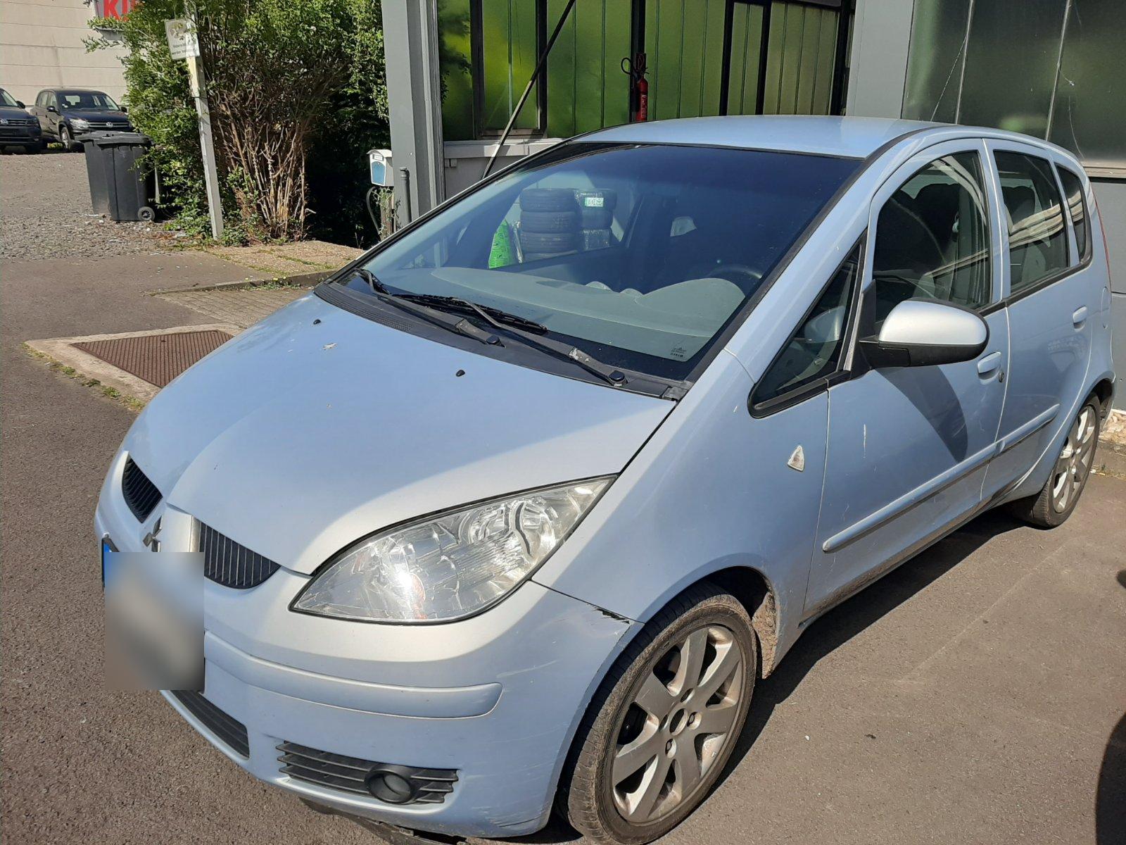 Abbildung des Autos Mitsubishi Colt 2004 Ang…