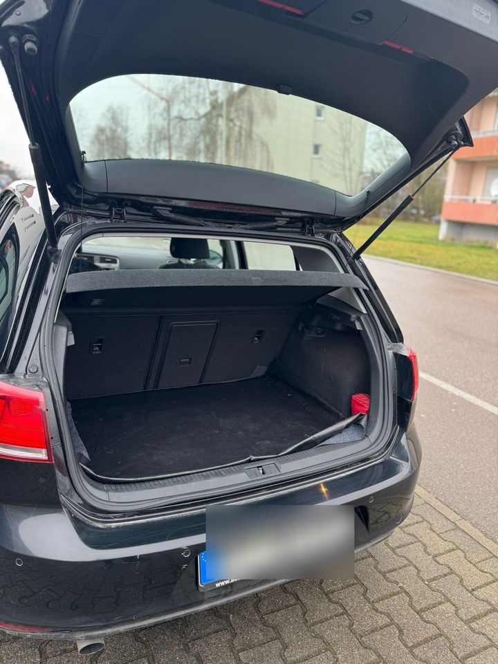 Volkswagen Golf VII 1.6 TDI Lounge BMT VII Lim. Euro 6 in Oberhausen