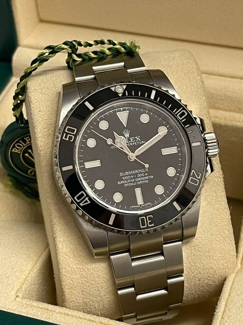 ROLEX SUBMARINER NO DATE 114060 Box/Papers 2015 - PERFEKT in Karlsruhe