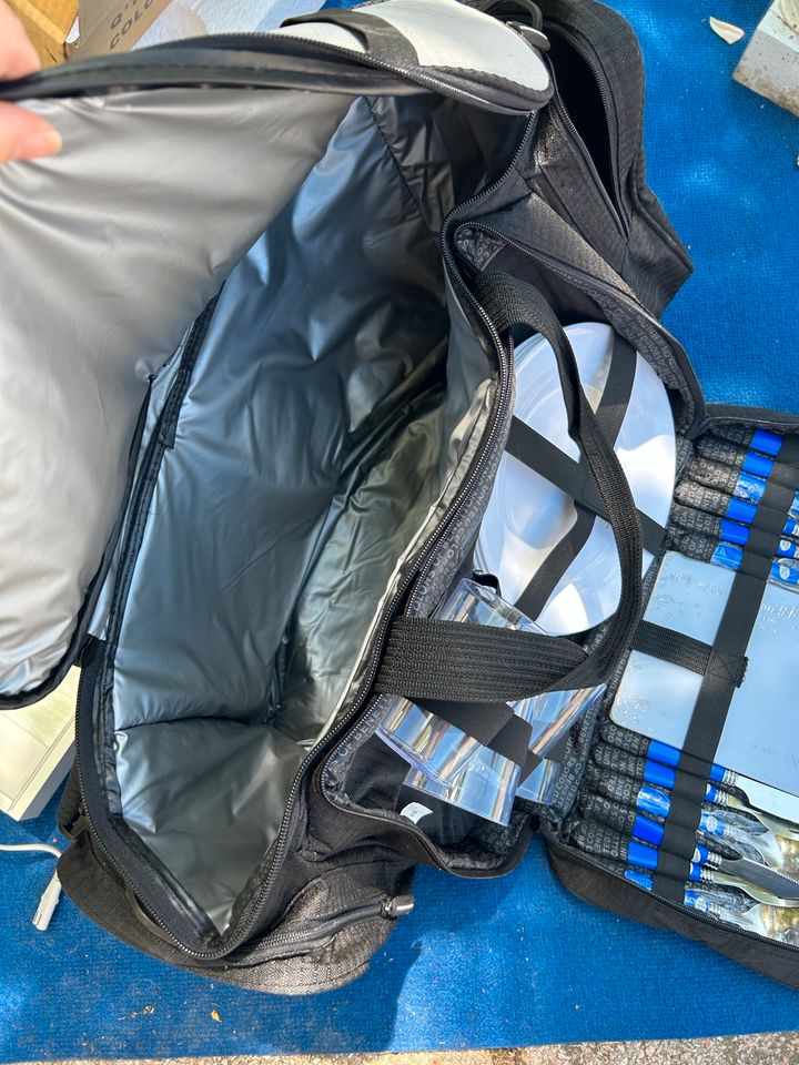 Neu Benetton Picknicktasche mit Kühlfach in Markt Schwaben