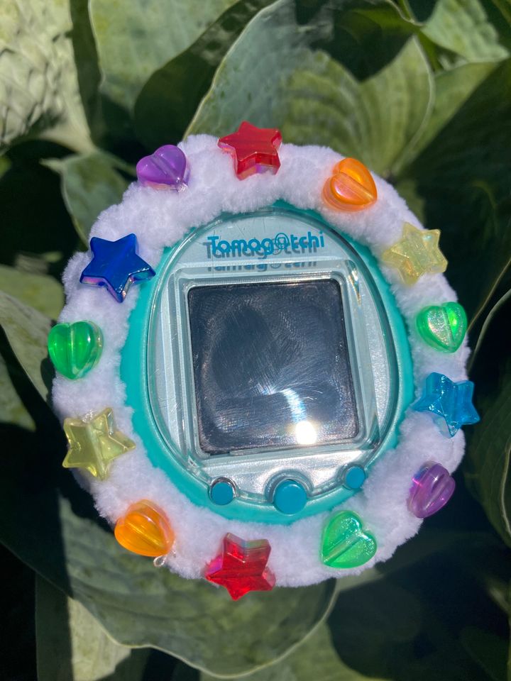 Hülle Case für Tamagotchi alle Modelle Regenbogen Perlen kuschel in Sulzbach (Saar)