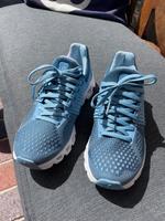 Laufschuh von On hellblau neu Niedersachsen - Zetel Vorschau