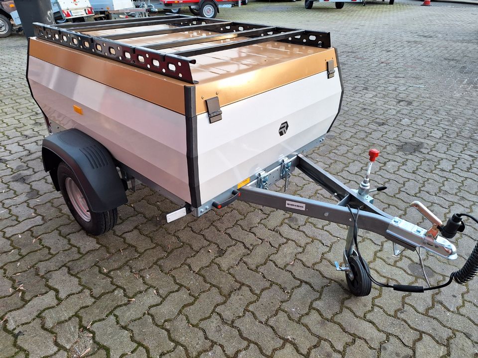 STEMA RETRO Pkw Anhänger Koffer Dachzelt 750 kg Trabant - farben in Lutherstadt Wittenberg