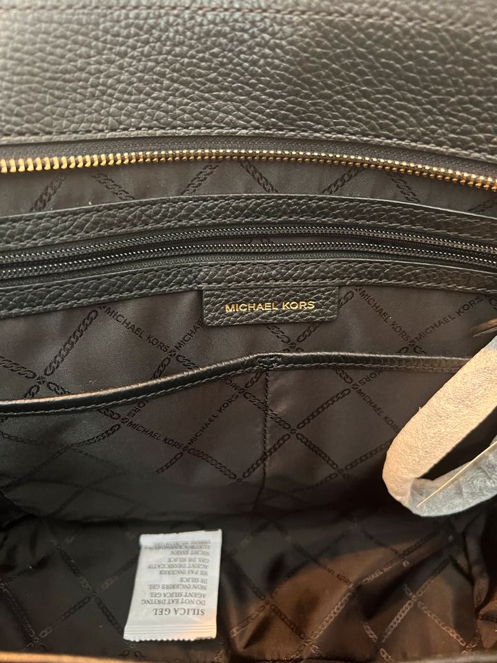 Michael Kors Carine Damenhandtasche *Black* in Rostock