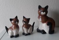 3 Katzen aus Massivholz braun-weiß-schwarz bemalt Niedersachsen - Achim Vorschau