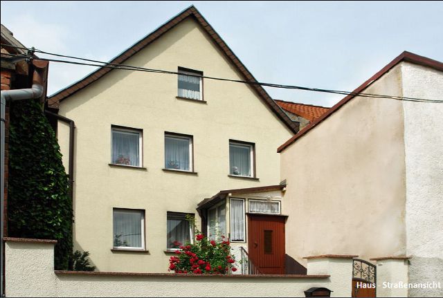 Nur zur Vermietung! Stark sanierungsbedürftiges Einfamilienhaus mit Obststreuwiese in Bornstedt in Bornstedt