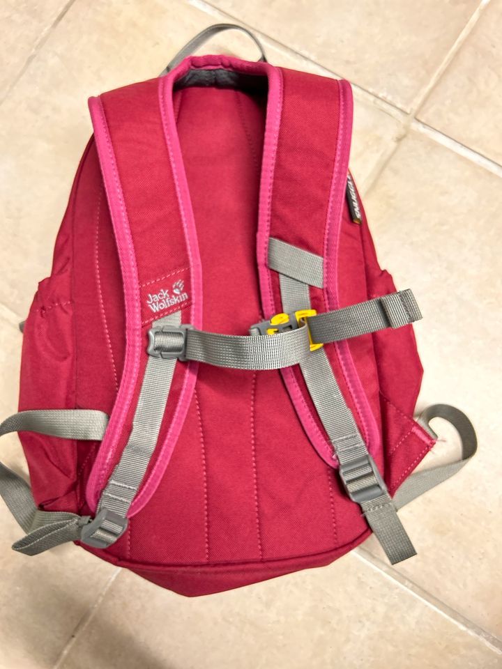 Jack Wolfskin Rucksack Brombeere Wander Rucksack in Leverkusen