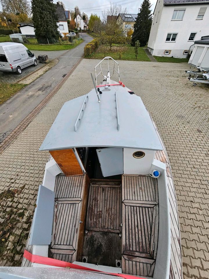 Boot mit Trailer/ Motorboot/ Diesel in Üxheim