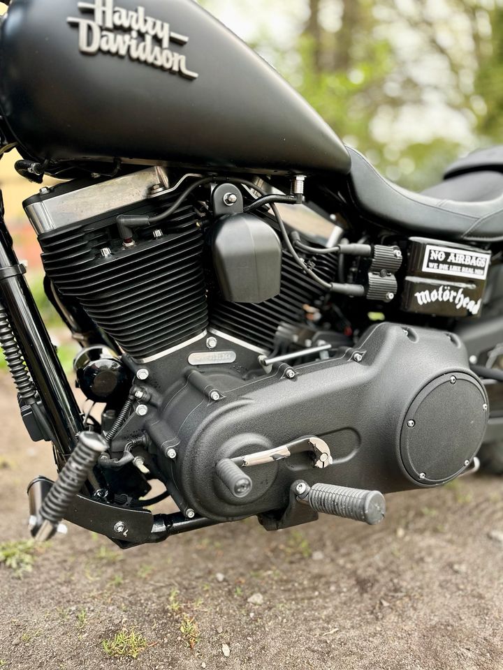 Harley Davidson Dyna Street Bob (FXDB) in Gröditz