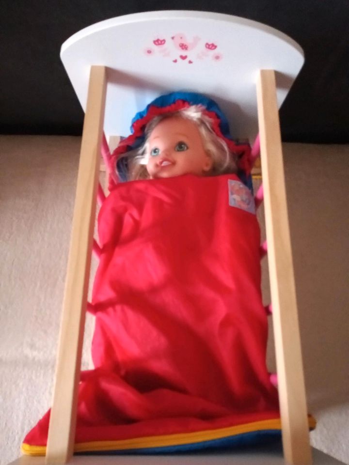 Puppenbett Puppe Mattel Kleidung in Berlin