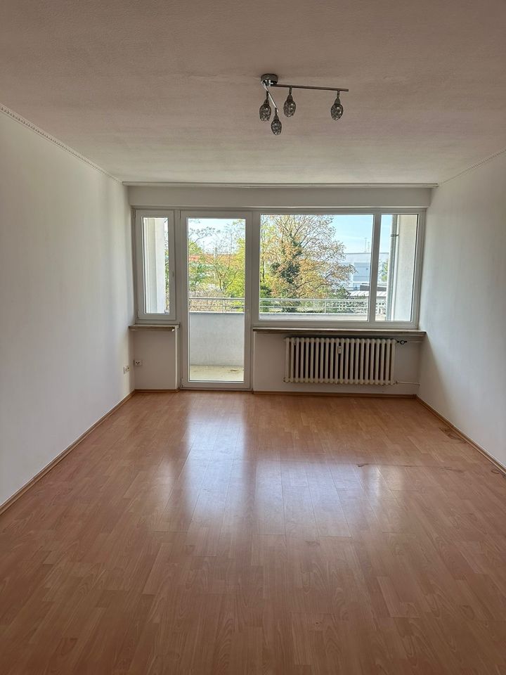 3 Zimmer. Wohnung mit Balkon in Nürnberg (Mittelfr)