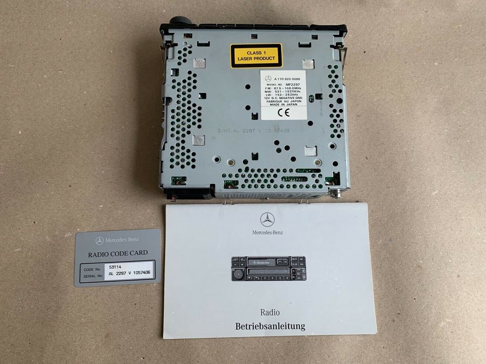 Mercedes-Benz Autoradio Radio mit Betriebsanleitung A 1708200086 in Hanau