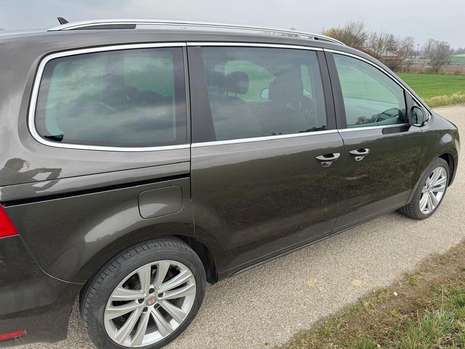 Schönen Familienvan, SHD, AHK, DSG-Getriebe, SH, Sportfahrwerk in Taufkirchen Vils