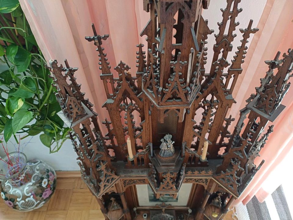 Altar um 1880 für Kapelle mir Reliquien Kirche sakral in Waldkraiburg