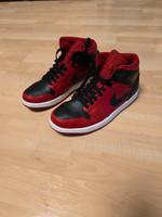 Nike Jordan 1 Rot Schwarz Gr. 40 Bayern - Neufahrn Vorschau