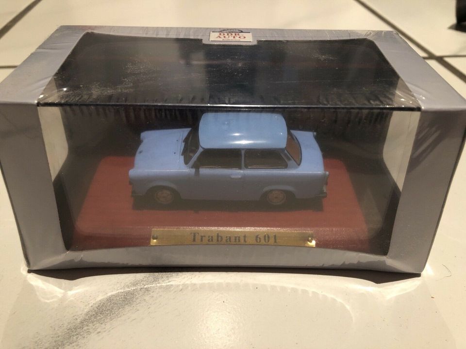 Trabant 601 Modell Modellauto 1:43 Trabi Trabbi Spielzeugauto in Löhne