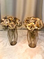 2 goldene Vasen mit Rosen München - Sendling Vorschau