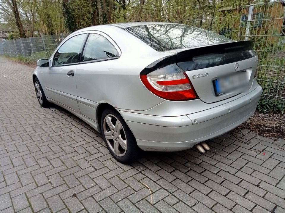 Mercedes-Benz C- Klasse Coupe CLC 220 *Tüv bis 03/2026* in Aachen